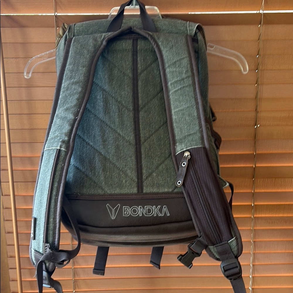Bondka Backpack w/Laptop Sleeve 18"  Camping, Hiking, Travel Canvas Bag; EUC